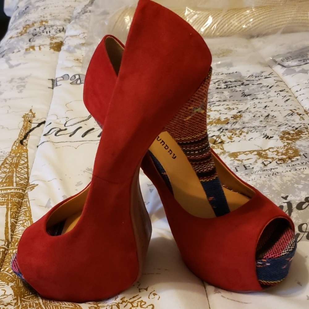 CHINESE LAUNDAY SUEDE PLATFORM HEELS
